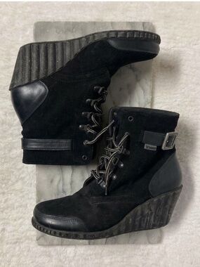 MAG Boots Size 8.5 Lace Up Wedge Boots Black Suede
